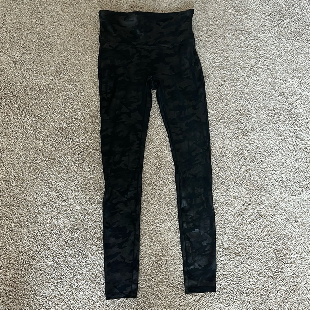 Camo Spanx Leggings - Barely worn (like new)